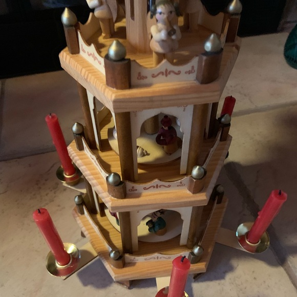 Authentic Vintage Henry Brubaker Christmas Pyramid - Picture 4 of 8